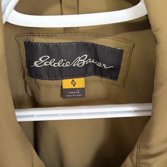 Eddie Bauer Women's Khaki Outdoor Vest - Picture 2 of 6